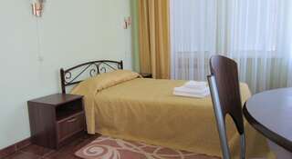 Гостиница Анна Ялта Стандартный двухместный номер с 1 кроватью или 2 отдельными кроватями-6